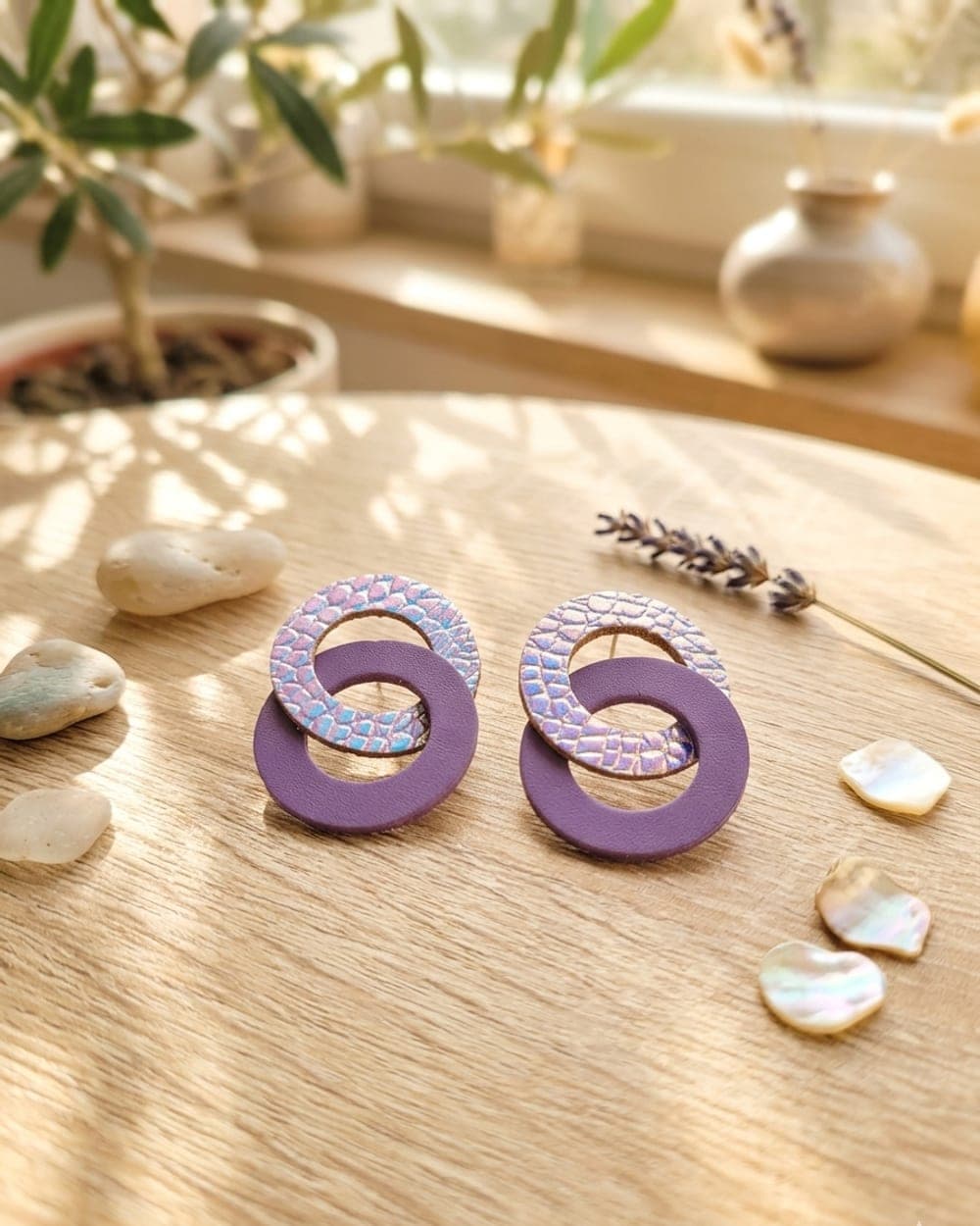 Boucles d'oreilles Entrelacs — Lilas & Nacré